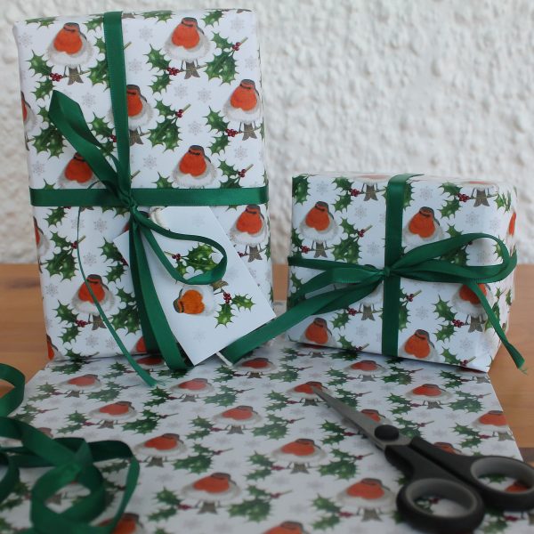 Robin-and-holly-gift-wrap