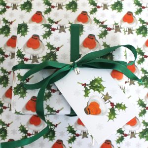 Robin-and-holly-gift-wrap