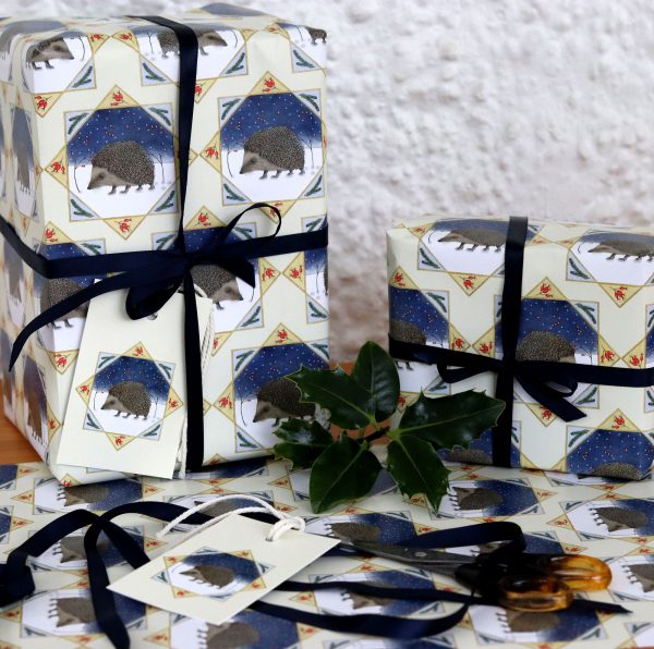 Winter-Hedgehog-Christmas Gift Wrap